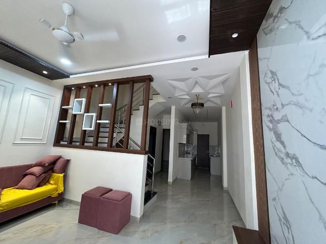3 BHK Duplex in Nipania for resale Indore. The reference number is 20718994