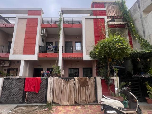 3 BHK Duplex in Sarkhej for resale Ahmedabad. The reference number is 18089130