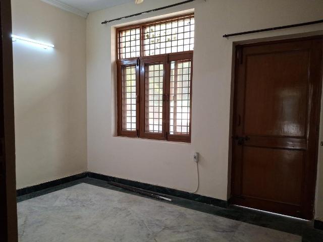 3 BHK Duplex in Sector 23 for rent Gurgaon. The reference number is 20359935