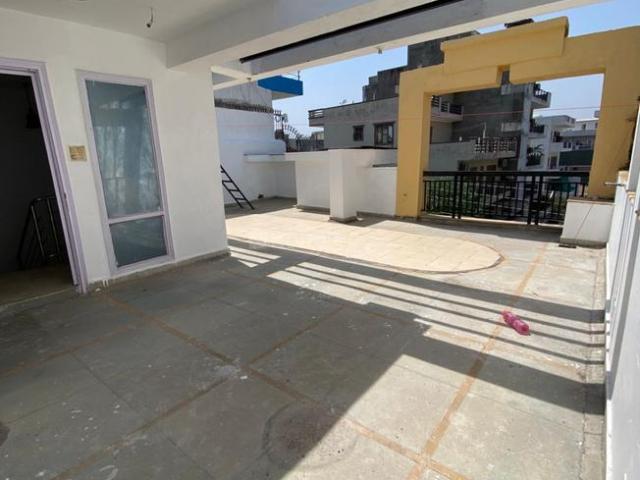 3 BHK Duplex in Sector 57 for rent Gurgaon. The reference number is 20302091