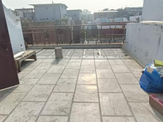 3 BHK Duplex in Vasant Kunj for resale New Delhi. The reference number is 20660701