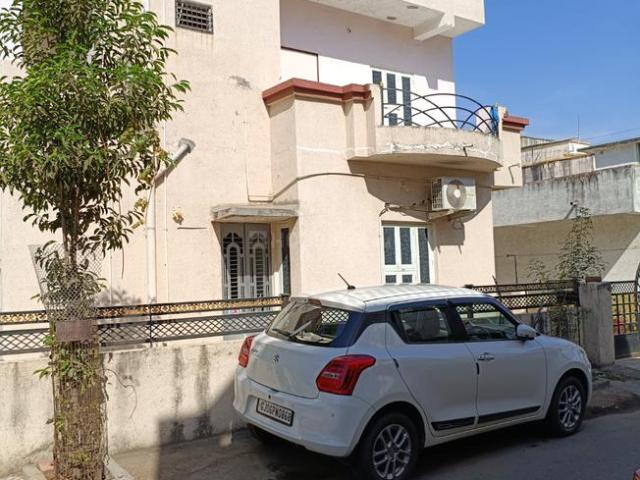 3 BHK Duplex in Vasna for resale Vadodara. The reference number is 19798345