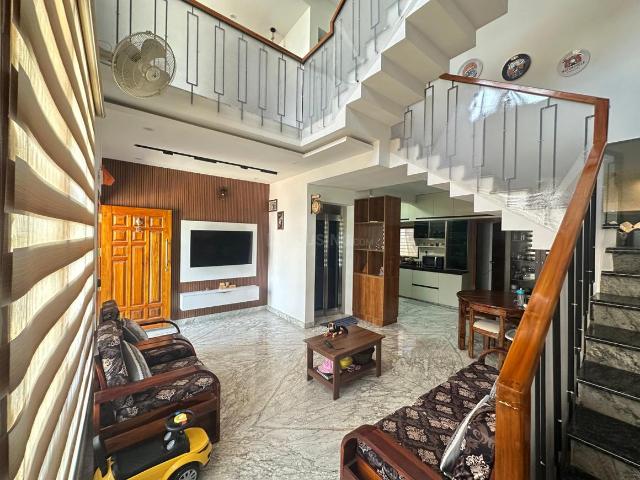 3 BHK Duplex in Vishveshwaraya Nagar for resale Bengaluru. The reference number is 20183097