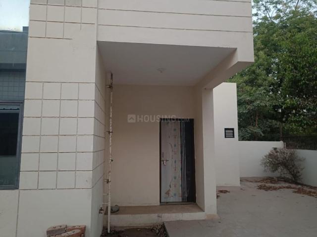 3 BHK Duplex in Zundal for rent Ahmedabad. The reference number is 17104931