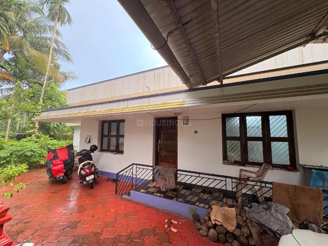 3 BHK Farm House in Katapady for resale Udupi. The reference number is 20935976