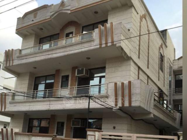 3 BHK Flat for Rent In Sector 42
