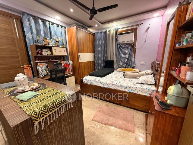 3 BHK Flat For Sale In Mahavir Enclave