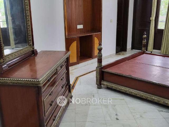 3 BHK Flat For Sale In Safdarjung Enclave