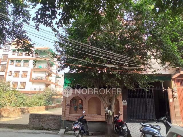 3 BHK Flat In Mohan Garden For Sale In Dwarka, delhi