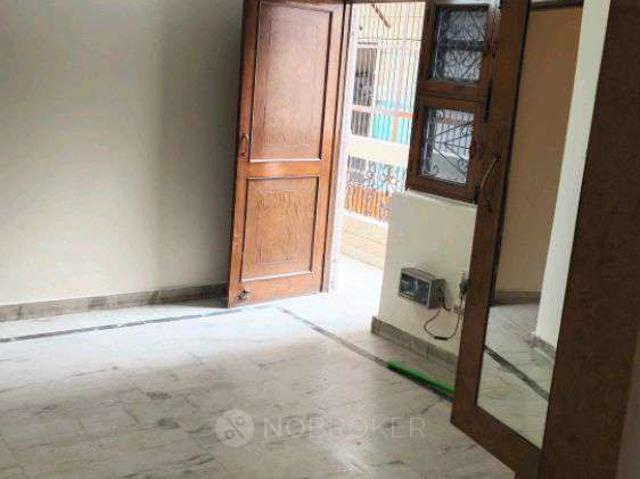 3 BHK Flat In A3226 Main Road Janakpuri for Rent In J3fj+g4q, Ss Mota Singh Marg, Block A3, Janakpuri, Delhi, 110058, India