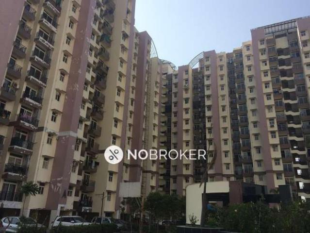 3 BHK Flat In Amrapali Castle For Sale In Chi V