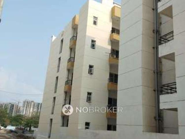 3 BHK Flat In Amrapali Centurian Park for Rent In Sector
