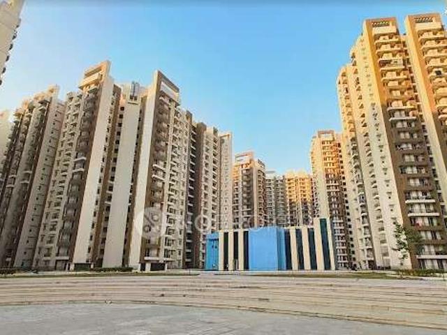 3 BHK Flat In Amrapali Golf Homes for Rent In Sector 4