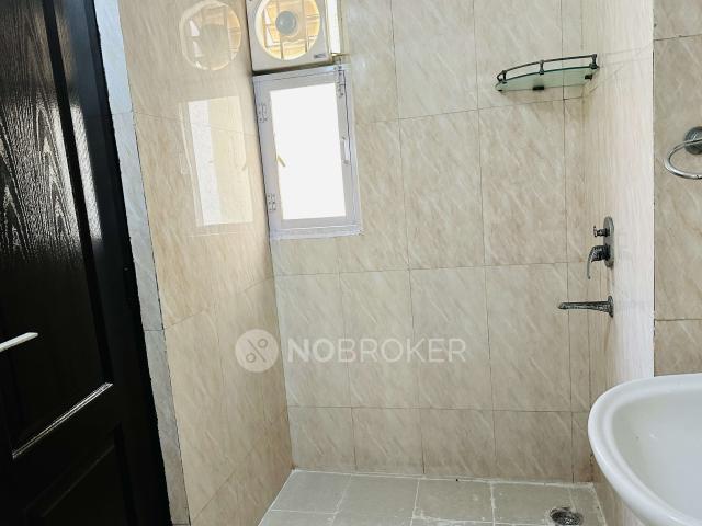 3 BHK Flat In Amrapali Princely Estate, Sector 76 for Rent