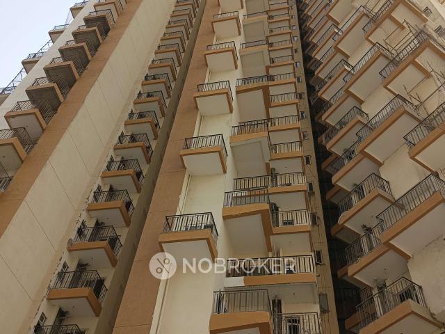 3 BHK Flat In Amrapali Tropical Garden For Sale In Tech Zon