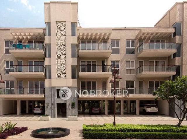 3 BHK Flat In Bptp Astaire Gardens Pedestal Floors For Sale In Sector 70