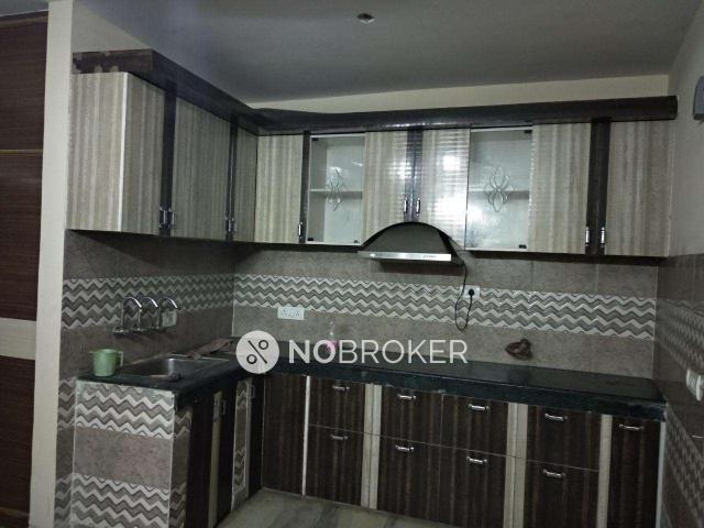 3 BHK Flat In Chatruvedi Niwas For Sale In Laxmi Nagar