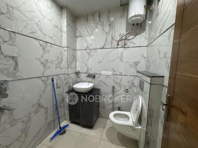 3 BHK Flat In Gupta Residence for Rent In Friends Colony