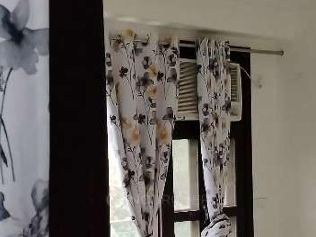 3 BHK Flat In Golf View Apartments, Sector 19 for Rent In S