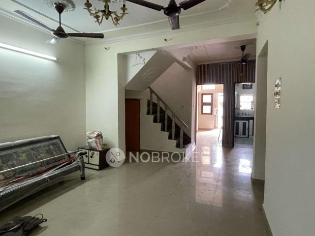 3 BHK Flat In Gs Apartment for Rent In Rohini Sector 13