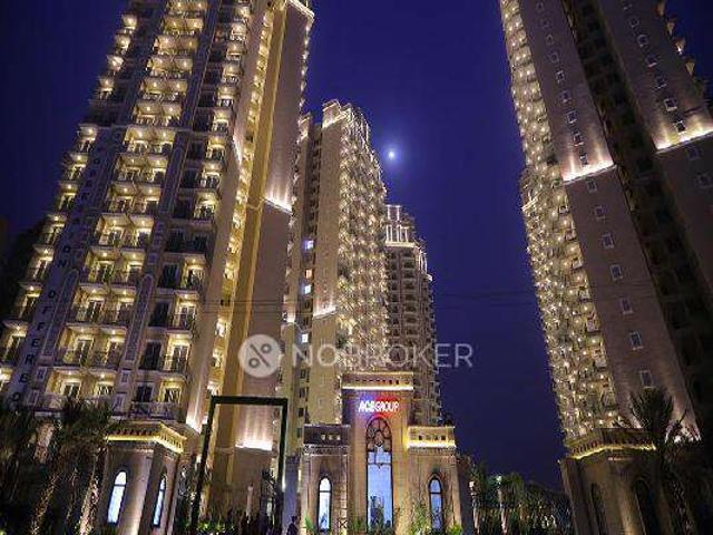 3 BHK Flat In Jaypee Greens Pavillion Heights for Rent In Jaypee Greens Wish Town
