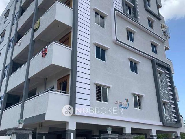 3 BHK Flat In Lakeview Towers For Sale In Kukatpally