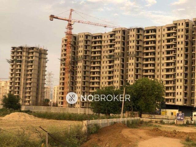 3 BHK Flat In Pyramid Apartment for Rent In Sector 70