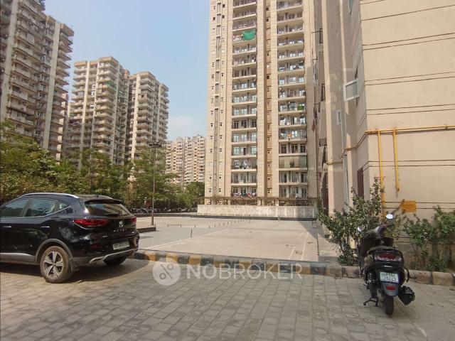 3 BHK Flat In Panchsheel Wellington for Rent In Crossings Republik