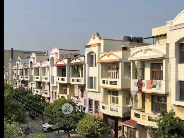 3 BHK Flat In Parsvnath Paradise, Mohan Nagar for Rent In Mohan Nagar
