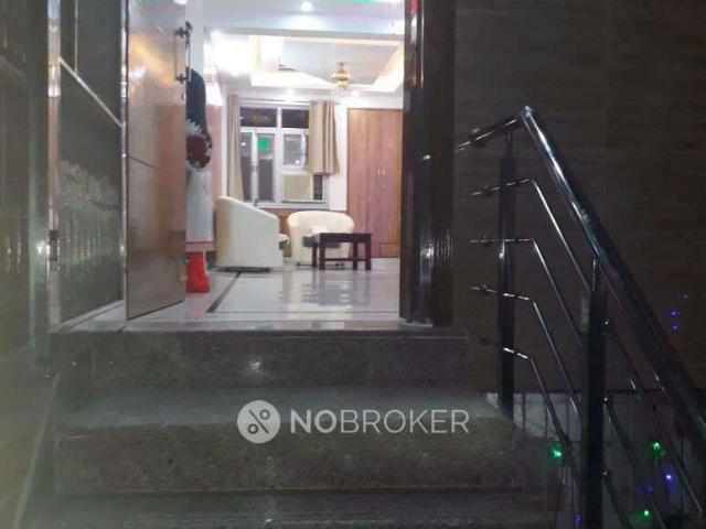 3 BHK Flat In Paryavaran Complex For Sale In Sainik Farm