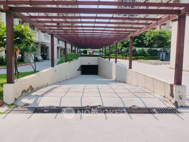 3 BHK Flat In Pivotal Ansal Royal Heritage for Rent In Sector 70