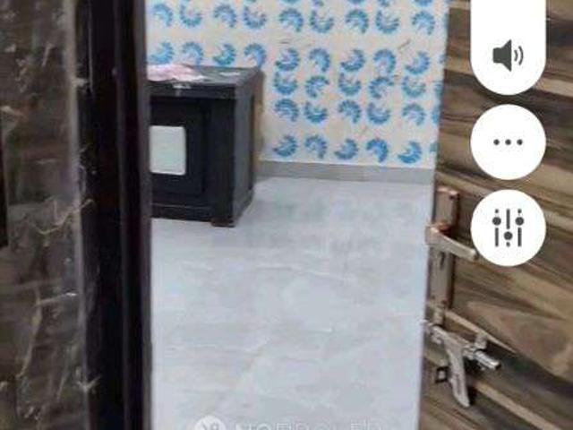 3 BHK Flat In Pradhan Complex For Sale In Mandawali