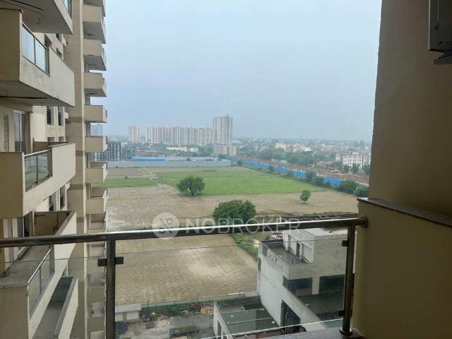 3 BHK Flat In Ramprastha Primera for Rent In Sector 37d
