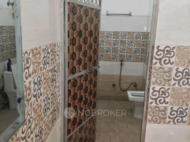 3 BHK Flat In Stand Alone Building for Rent In Sector 10b, Sector 37