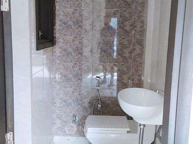 3 BHK Flat In Standalone Building for Rent In Pitampura