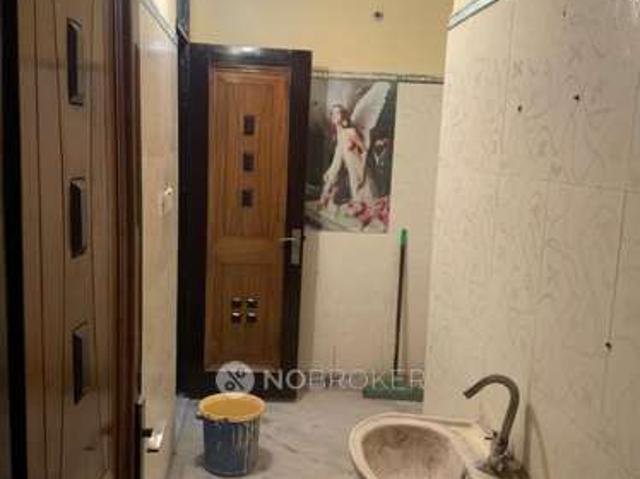 3 BHK Flat In Standalone Building For Sale In Laxmi Nagar
