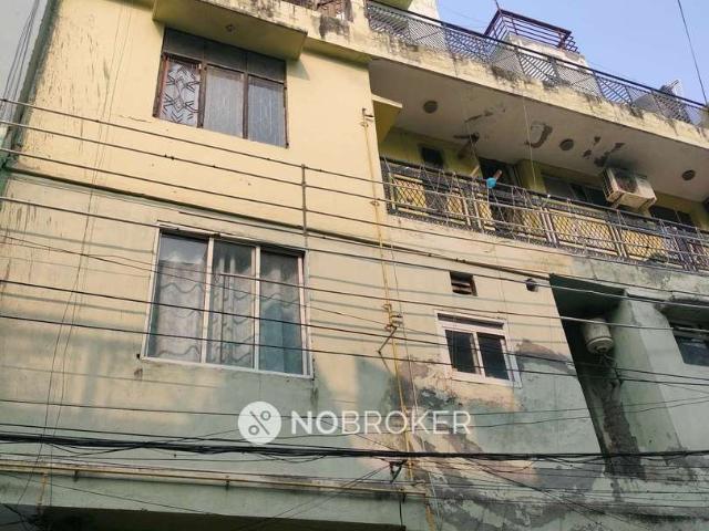 3 BHK Flat In Standalone Building For Sale In Nirman Vihar