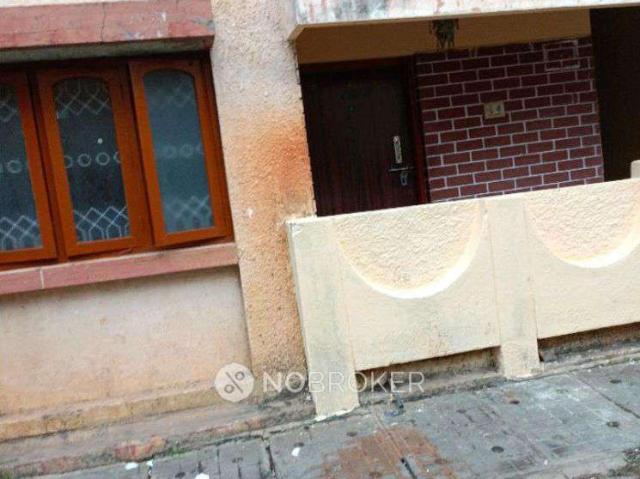 3 BHK Flat In Standalone Building For Sale In Palace Gutta