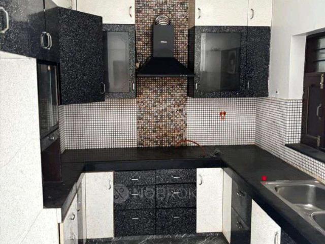 3 BHK Flat In Standalone Buildng for Rent In Sector 9