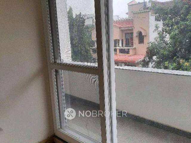3 BHK Flat In Standlone Building For Sale In Janak Puri Park