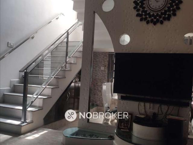 3 BHK Flat In Stallone Building for Rent In Jayanagar