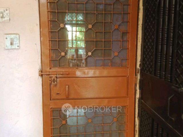 3 BHK Flat In Sb For Sale In Rohini