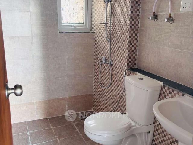 3 BHK Flat In Shri Radha Sky Gardens for Rent In 16b, Sector 16b Road