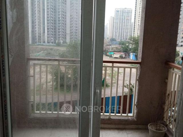 3 BHK Flat In Shri Radha Sky Gardens for Rent In Sector 16b