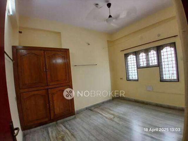 3 BHK Flat In Sreenivasa Nilayam For Sale In Prakash Nagar