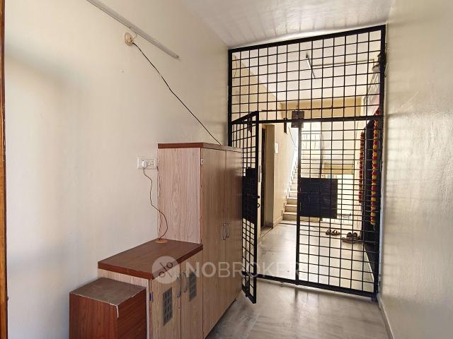 3 BHK Flat In Srikrishnas Laxmi Nivas for Rent In Geetha N