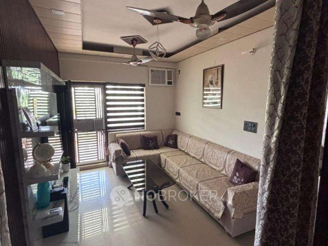 3 BHK Flat In U And V Shalimar Bagh Rwa, West Shalimar Bagh