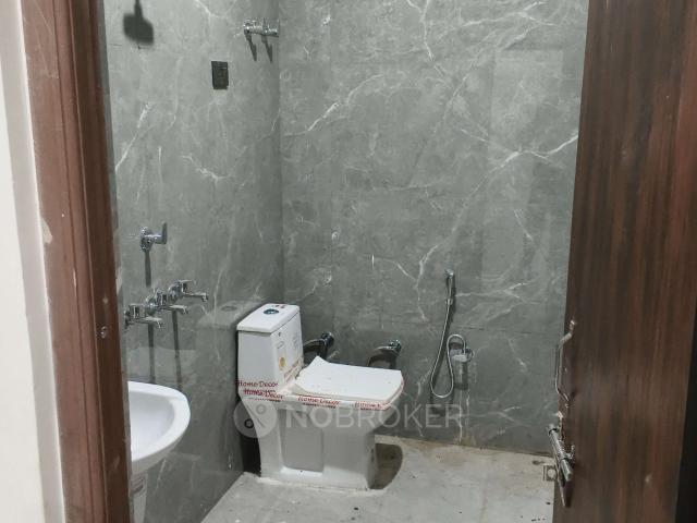 3 BHK Flat In Yadav Complex for Rent In Sector 4
