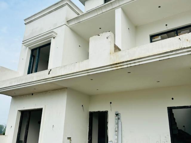 3 Bhk Flats 3 Bedroom 1550 Sq. Ft. Apartment in International Airport Road Zirakpur Listing ID: #10275