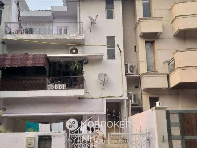 3 BHK House for Rent In Janakpuri